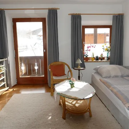 Haus Huber, Waltraud Huber Apartment Marquartstein
